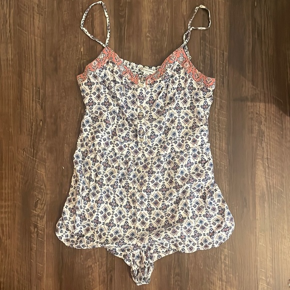 Blue Pattered Romper - Picture 1 of 3